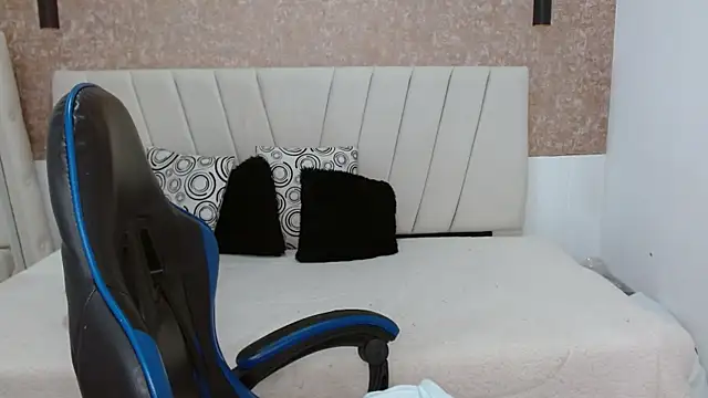 AliceSmity__ Adlı Modelin Canlı Sohbet Odası