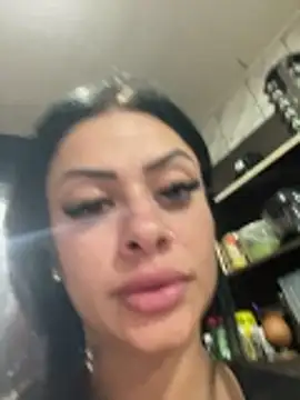 belababyy Adlı Modelin Canlı Sohbet Odası