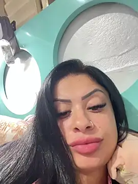 belababyy élő chatszobája
