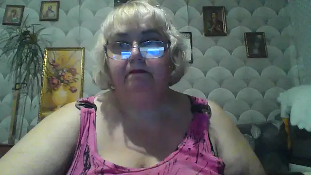 MarinaFarina53 élő chatszobája