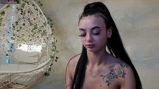 غرفة دردشة RachellRavee المباشرة
