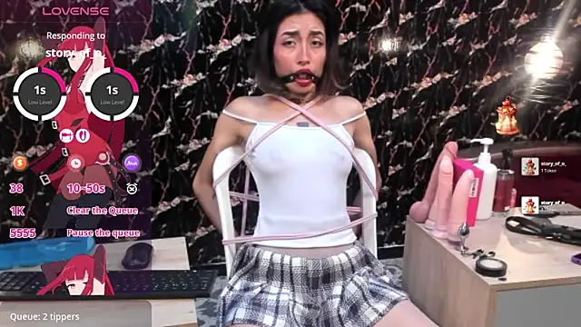 Chat soba uživo modela LunaiXMoon_