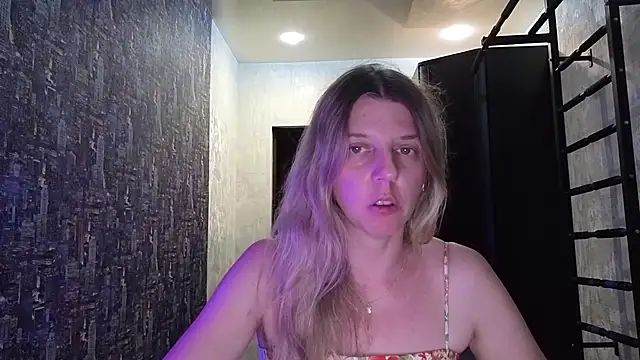 EsmaPons Cameră chat live