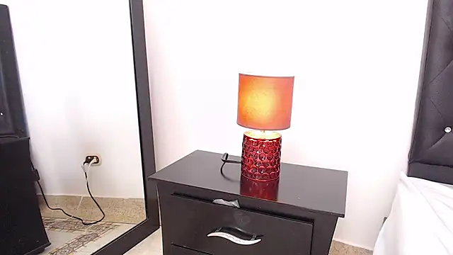 MidnightBella_ লাইভ চ্যাট রুম