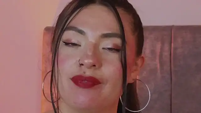 Antonella_1998's Live Chat Room