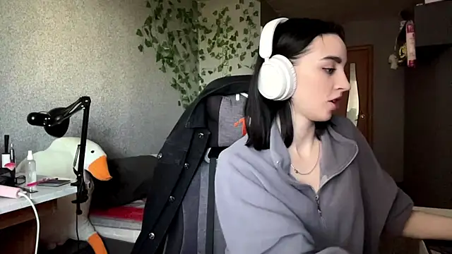 NightFoxxx Adlı Modelin Canlı Sohbet Odası