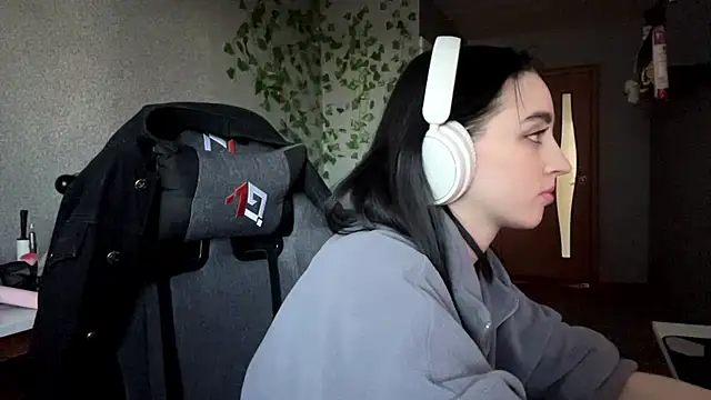 NightFoxxx's Live Chat Room