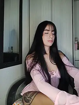 Alejandraa02 실시간 채팅방