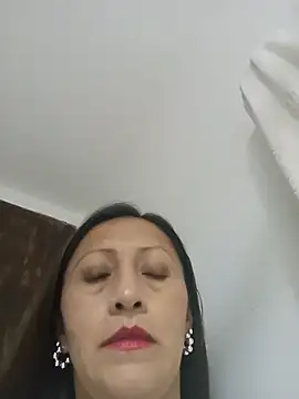 Vely_ Adlı Modelin Canlı Sohbet Odası
