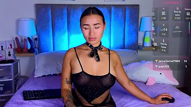 Victoria_Hils Adlı Modelin Canlı Sohbet Odası