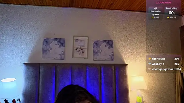Victoria_Hils 现场聊天室