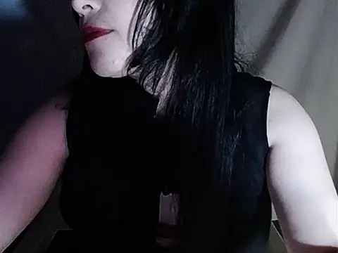 DarkRoseUwU Adlı Modelin Canlı Sohbet Odası