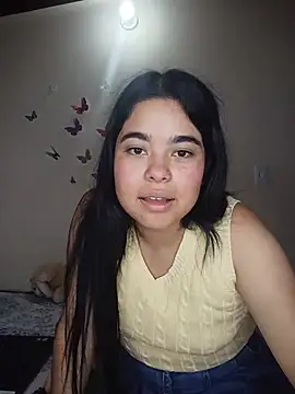 MiiaHott_W's Live Chat Room
