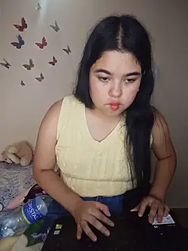 MiiaHott_W Adlı Modelin Canlı Sohbet Odası