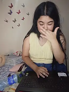 Chat soba uživo modela MiiaHott_W