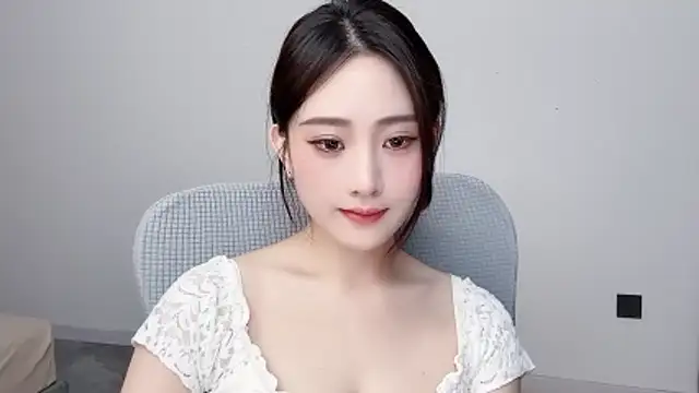_222Mia Live Chatraum