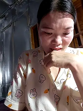 -Trici- Cameră chat live