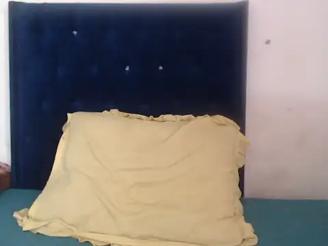 INNOCENTSLUT25 Cameră chat live