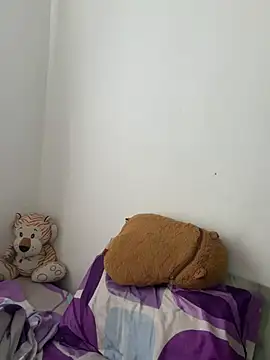 Pokój czatu na żywo – Charlotte_Reed
