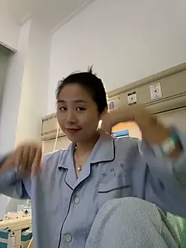 Chat soba uživo modela Iridessa-