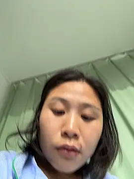 Chat soba uživo modela Iridessa-