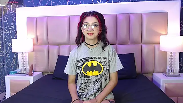 TaniaPierce Adlı Modelin Canlı Sohbet Odası