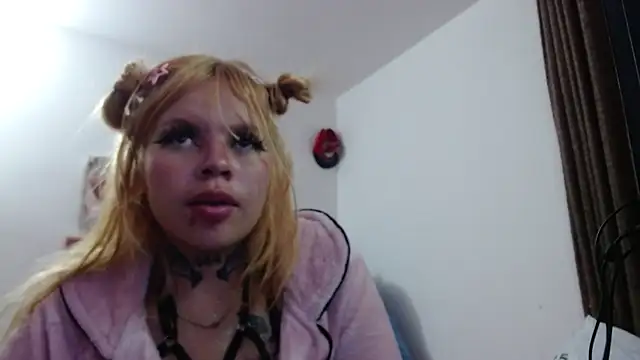 Chat soba uživo modela Candykane29