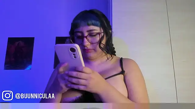 Živá chatovací místnost LarissaHell