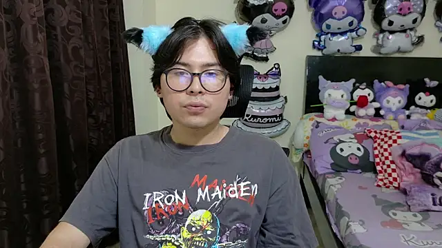 kuromi_boy Секс шоу на живо пред камера
