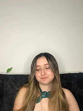 Sarisloves Adlı Modelin Canlı Sohbet Odası