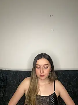 Sarisloves чат на живо