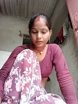 CHANDNi_700's Live Chat Room