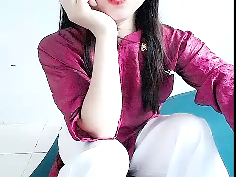 Emilysexy_cut Adlı Modelin Canlı Sohbet Odası
