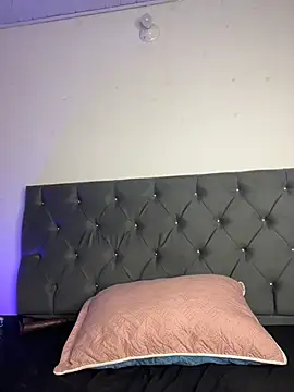 Chat soba uživo modela kaia-dark777
