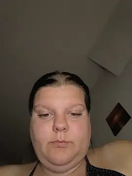 BadMommyyyyy Adlı Modelin Canlı Sohbet Odası