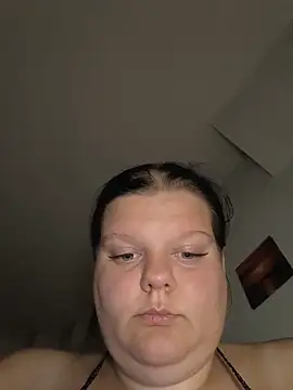 BadMommyyyyy Adlı Modelin Canlı Sohbet Odası