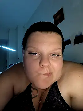 BadMommyyyyy Adlı Modelin Canlı Sohbet Odası