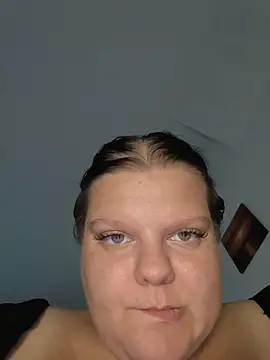 غرفة دردشة BadMommyyyyy المباشرة