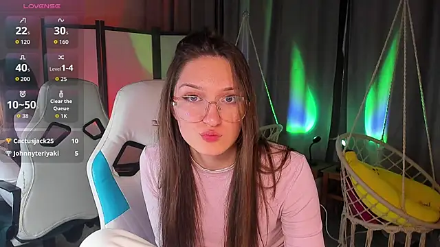 חדר צ'אט בשידור חי של LeannaTyler