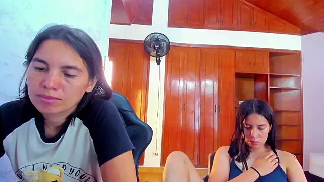 Soffy_and_Emily Ruang Obrolan Langsung
