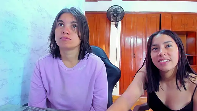 Soffy_and_Emily Ruang Obrolan Langsung