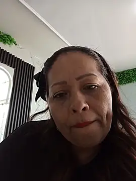 katialatimaecha's Live Chat Room