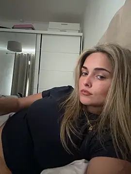 MissLaylaXX's Live Sex Cam Show