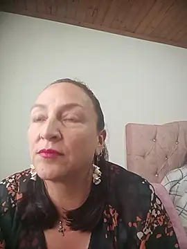 dangerous_milf – Naživo chatovacia miestnosť