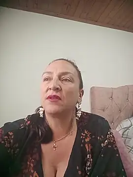 dangerous_milf – live chatrum