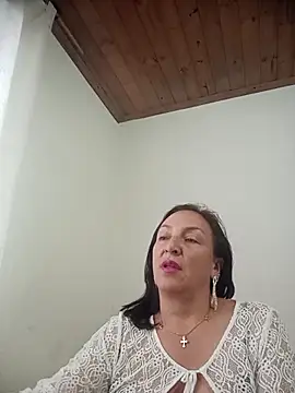 غرفة دردشة dangerous_milf المباشرة