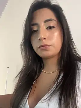 Tabatha_11's Live Chat Room