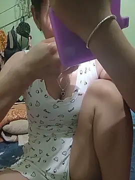 Logii_x Adlı Modelin Canlı Sohbet Odası