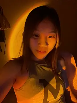 Vi_sexyy's Live Chat Room