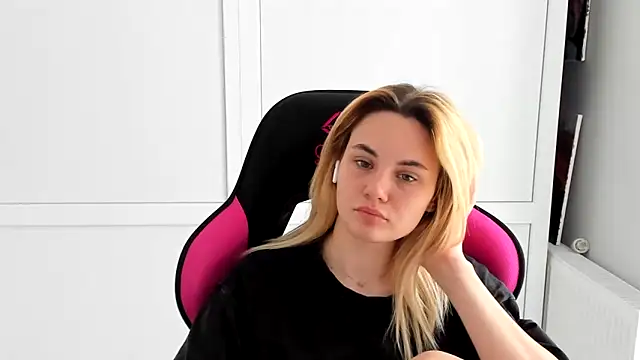 Emma_starrs_ – live chatrum